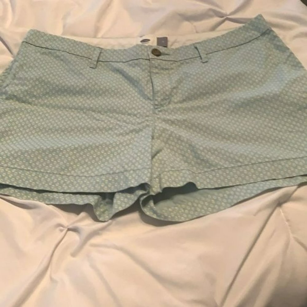 Old Navy Shorts gray/green with flower print
